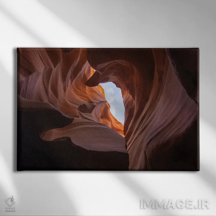 تابلو نور آسمان اثر داستین لِفور - نمای روبهرو روی دیوار