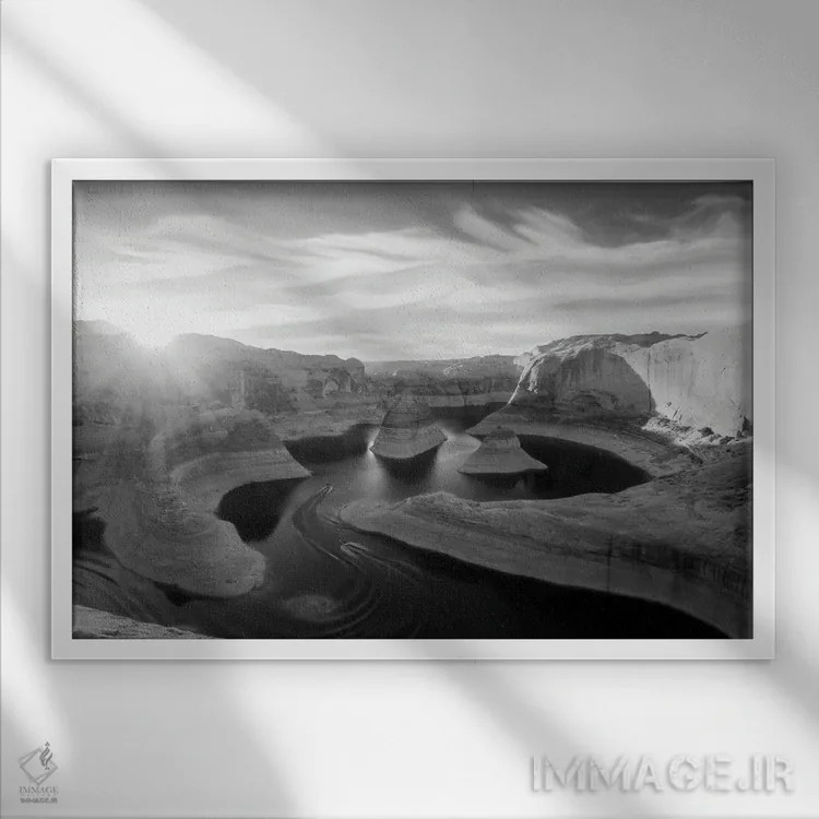 تابلو دره بازتاب (سیاه و سفید) اثر داستین لِفور - نمای قابدار سفید