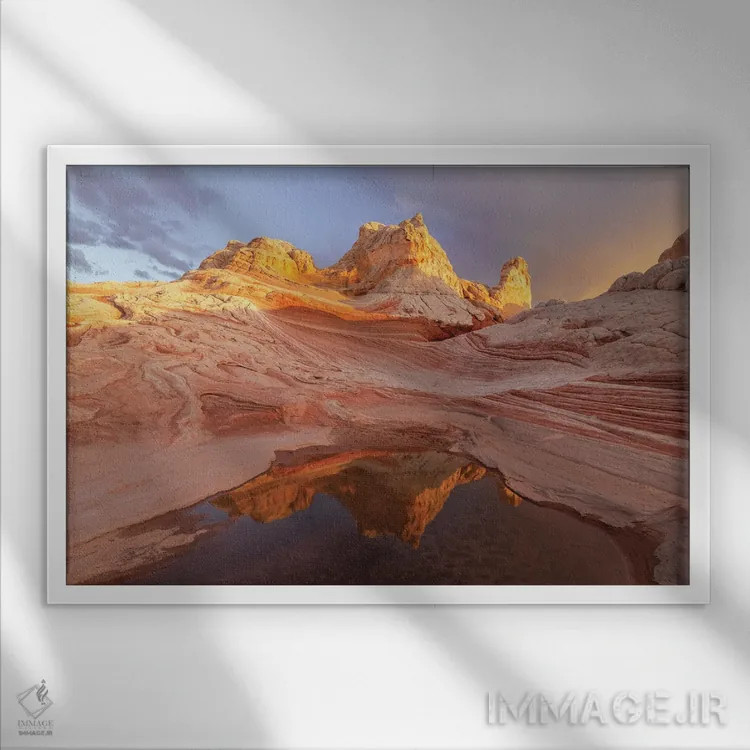 تابلو برجهای نورانی اثر داستین لِفور - نمای قابدار سفید