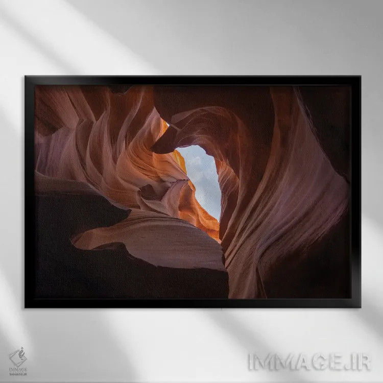 تابلو نور آسمان اثر داستین لِفور - نمای قابدار مشکی