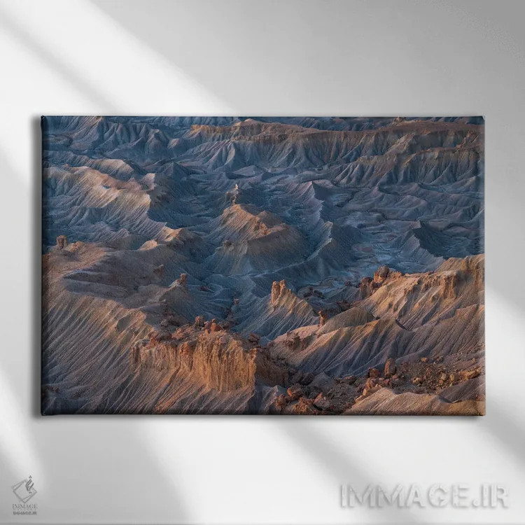 تابلو بدلندز (مناطق بایر) اثر داستین لِفور - نمای روبهرو روی دیوار