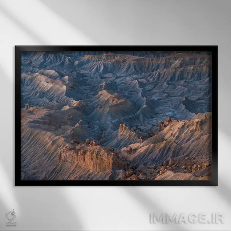 تابلو بدلندز (مناطق بایر) اثر داستین لِفور - نمای قابدار مشکی