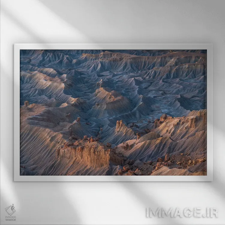 تابلو بدلندز (مناطق بایر) اثر داستین لِفور - نمای قابدار سفید