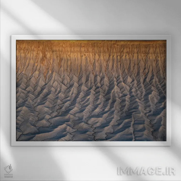 تابلو بدلندز دندهدار (لایهلایه) اثر داستین لِفور - نمای قابدار سفید