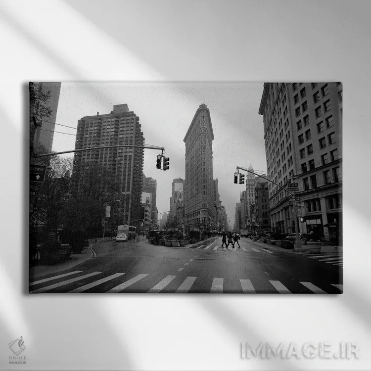 تابلو ساختمان فلتآیرون نیویورک اثر داستین لِفور - نمای روبهرو روی دیوار