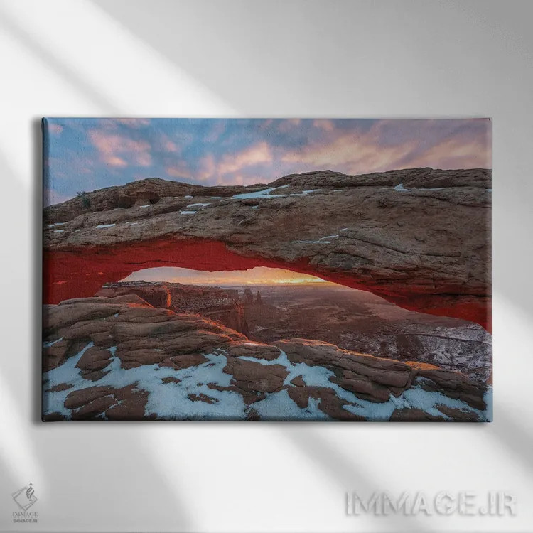 تابلو طلوع خورشید از طاق مسا اثر داستین لِفور - نمای روبهرو روی دیوار