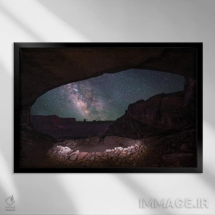 تابلو دروازه باستانی اثر داستین لِفور - نمای قابدار مشکی