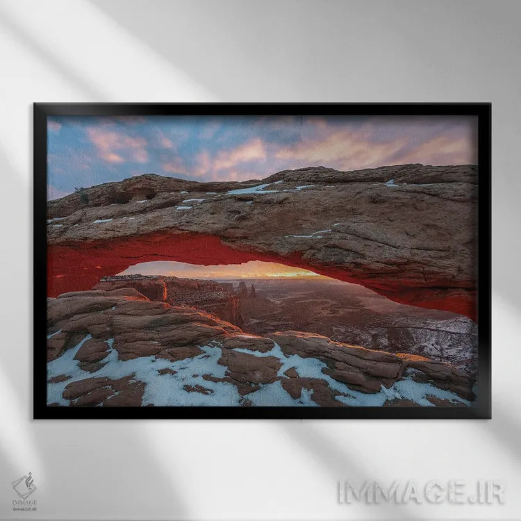 تابلو طلوع خورشید از طاق مسا اثر داستین لِفور - نمای قابدار مشکی