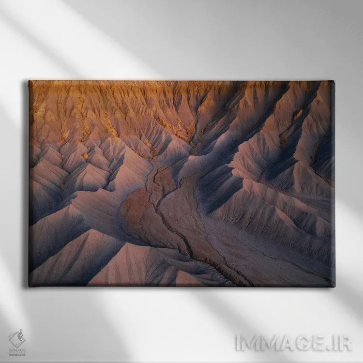 تابلو نور تپه منفرد اثر داستین لِفور - نمای روبهرو روی دیوار