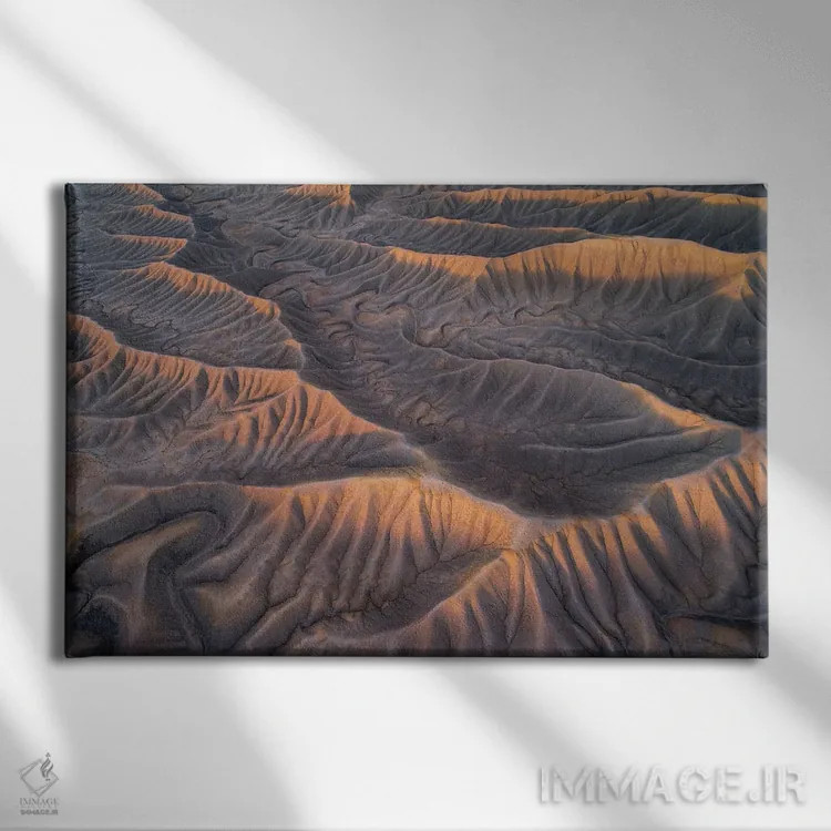 تابلو مارپیچ اثر داستین لِفور - نمای روبهرو روی دیوار