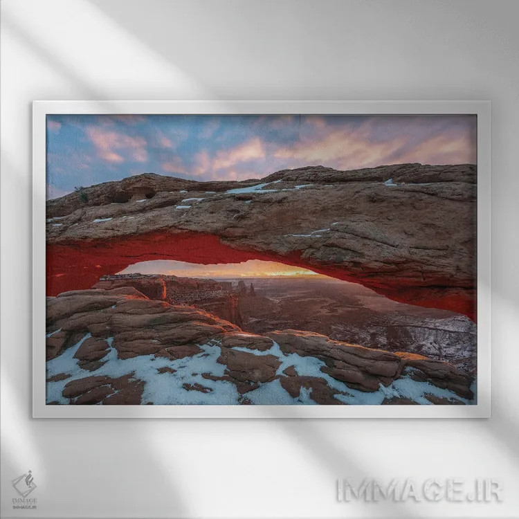 تابلو طلوع خورشید از طاق مسا اثر داستین لِفور - نمای قابدار سفید