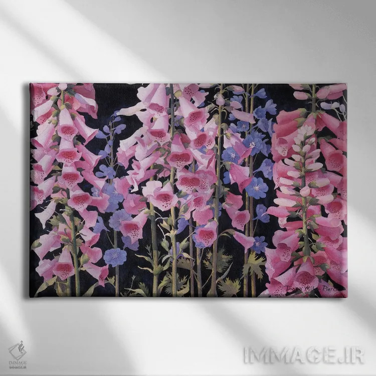 تابلو در میان گل انگشتانه اثر دیانا میلر-پیرس - نمای روبهرو روی دیوار