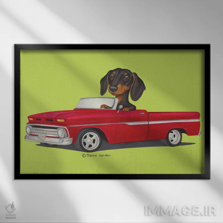 تابلو داشهوند با کامیون قرمز و لیمویی اثر دنی گوردون - نمای قابدار مشکی