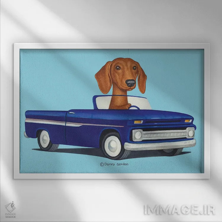 تابلو داشهوند با کامیون آبی اثر دنی گوردون - نمای قابدار سفید