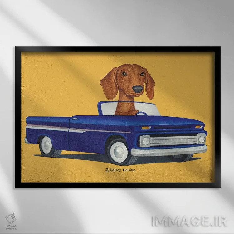تابلو داشهوند با کامیون آبی و نارنجی اثر دنی گوردون - نمای قابدار مشکی