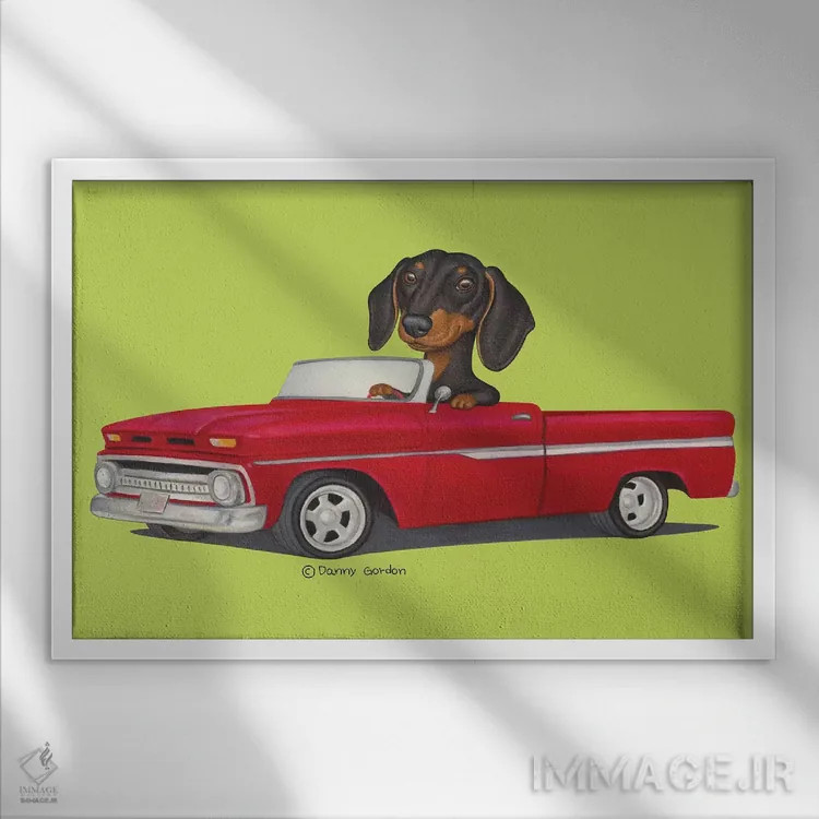 تابلو داشهوند با کامیون قرمز و لیمویی اثر دنی گوردون - نمای قابدار سفید