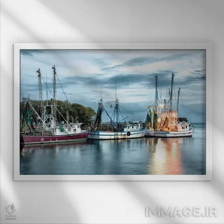 تابلو ناوگان صیادی میگو اثر دنی هد - نمای قابدار سفید