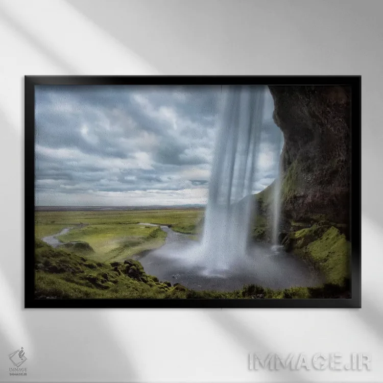 تابلو پشت آبشار سلیالاندزفوس (ایسلند) اثر دنی هد - نمای قابدار مشکی