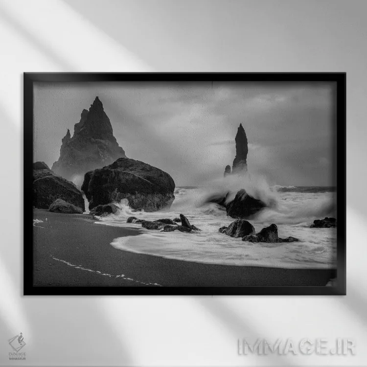 تابلو قدرت ناب اثر دنی هد - نمای قابدار مشکی