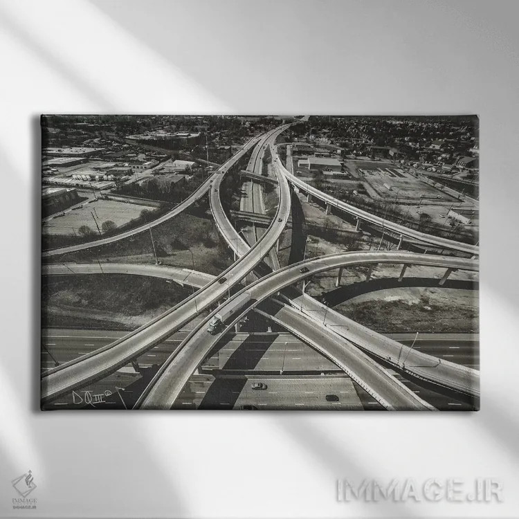 تابلو عبور از بزرگراه اثر دانی کوئلن - نمای روبهرو روی دیوار