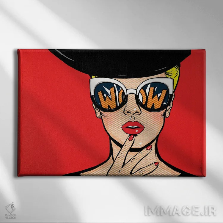 تابلو زن متفکر پاپ آرت با کلاه و عینک مشکی - صورت زن حیرتزده اثر دپوزیت فوتوز (سایت بانک تصویر) - نمای روبهرو روی دیوار