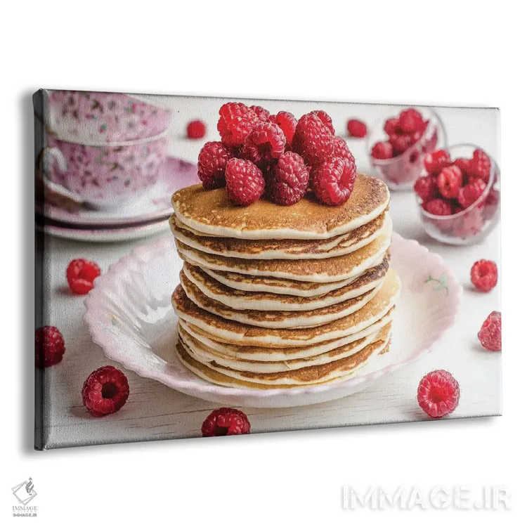 تابلو یک دسته پنکیک با تمشک روی آن اثر اوا دارن - نمای پرسپکتیو محصول