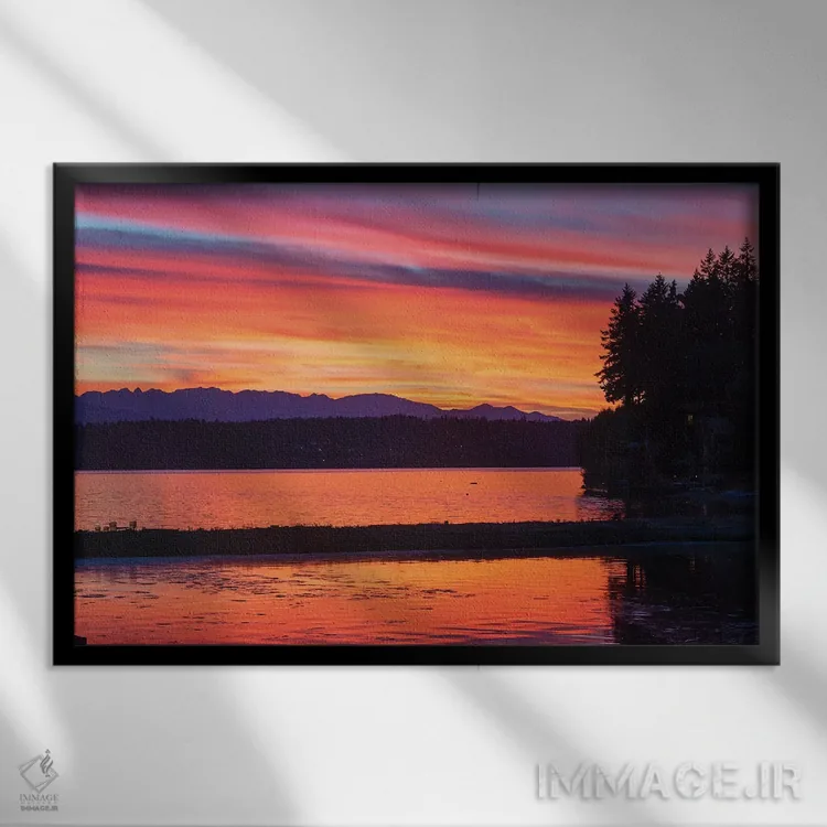 تابلو غروب پرشکوه، شبهجزیره کیتسَپ، واشینگتن، آمریکا اثر تریش دروی - نمای قابدار مشکی