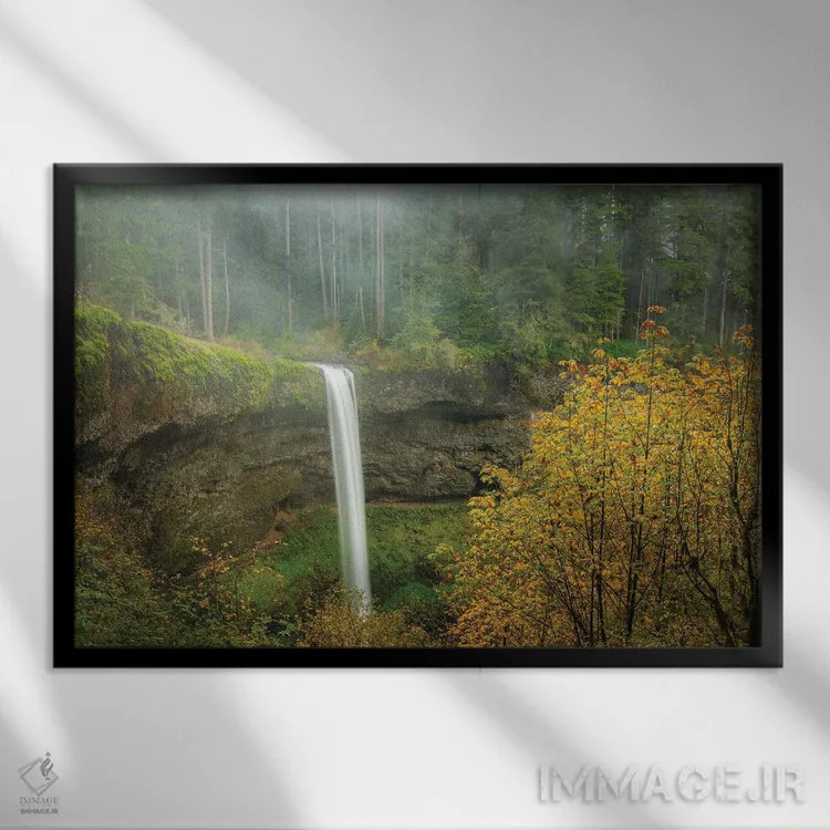 تابلو آبشار جنگل در مه پاییزی اثر دان شوارتز - نمای قابدار مشکی