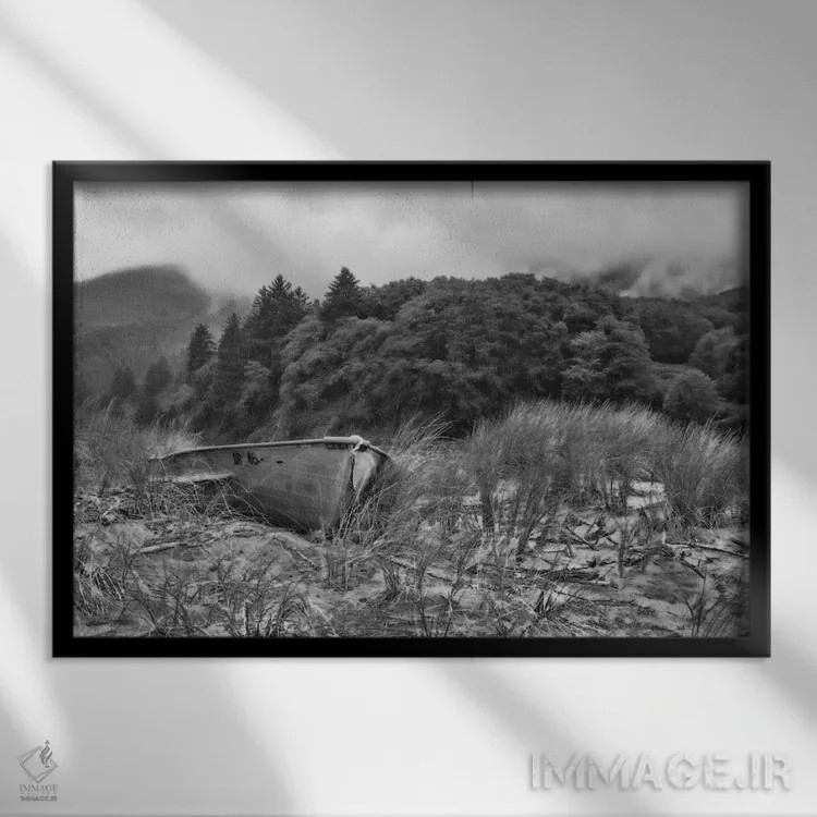 تابلو قایق به ساحل نشسته اثر دان شوارتز - نمای قابدار مشکی