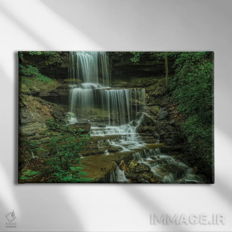 تابلو آبشار میلتون در تابستان اثر دن اسپرول - نمای روبهرو روی دیوار