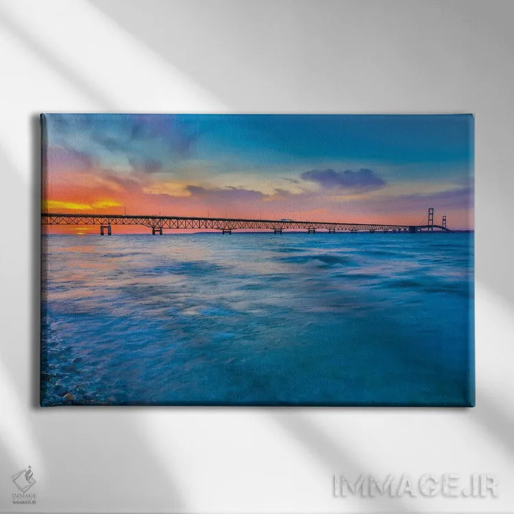 تابلو غروب بر فراز پل مکیناک اثر دن اسپرول - نمای روبهرو روی دیوار