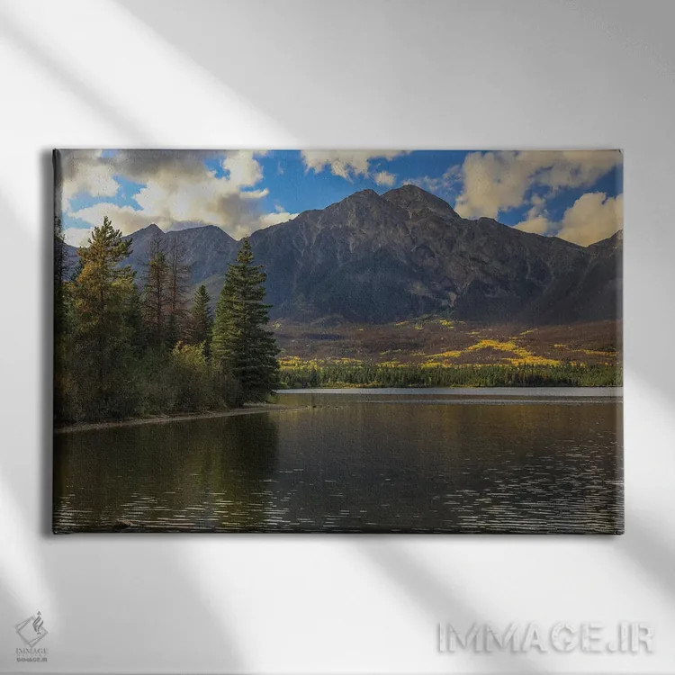 تابلو دریاچه کوهستانی در پاییز اثر دن اسپرول - نمای روبهرو روی دیوار