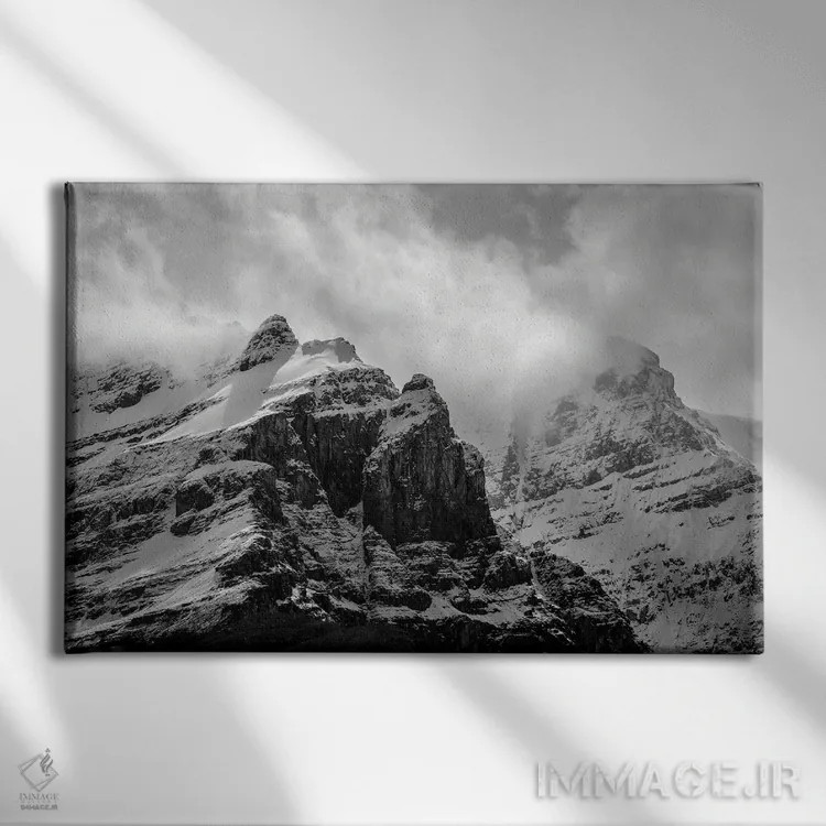 تابلو قلههای چشمگیر و مرتفع کوهستان اثر دن اسپرول - نمای روبهرو روی دیوار