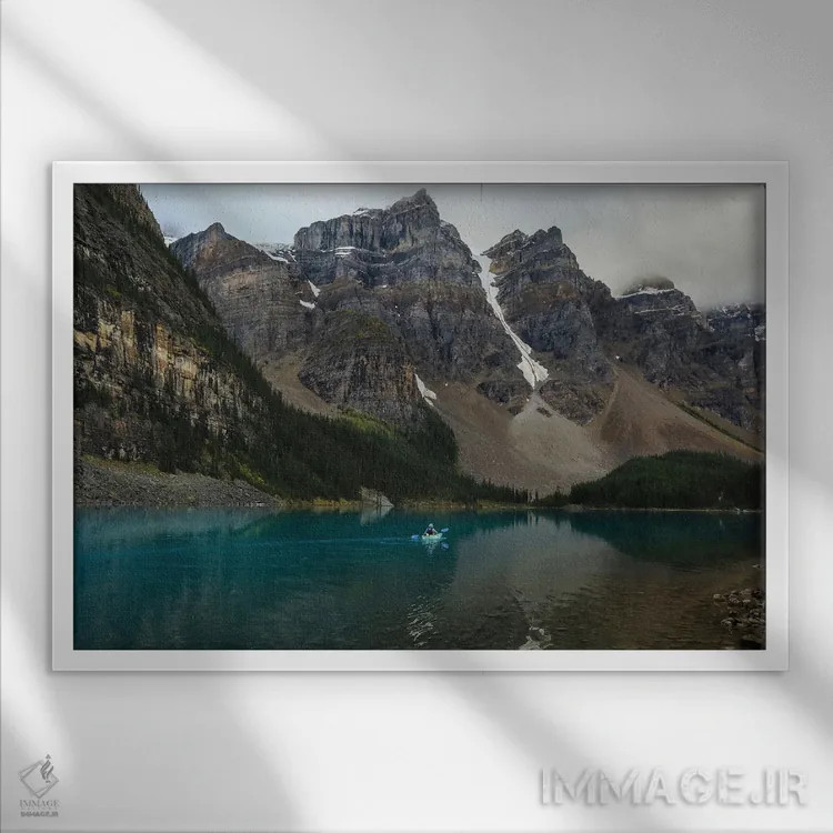 تابلو قایقران کایاک دریاچه مورن اثر دن اسپرول - نمای قابدار سفید