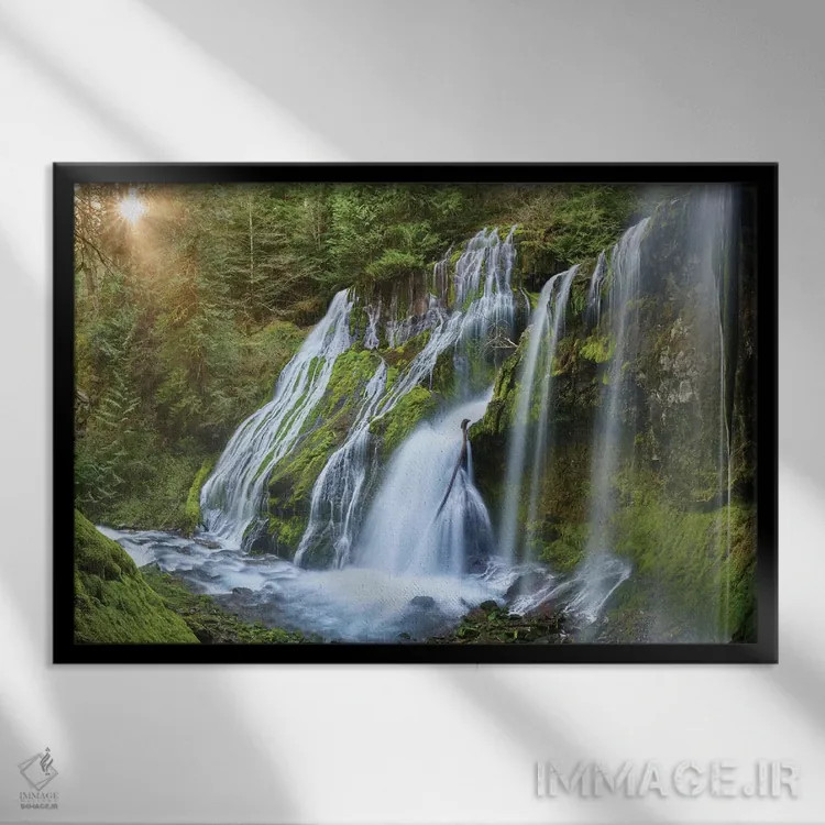 تابلو آبشار افسانهای اثر داتلیش - نمای قابدار مشکی