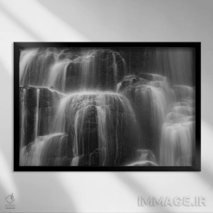 تابلو آبشار درخشان اثر داتلیش - نمای قابدار مشکی