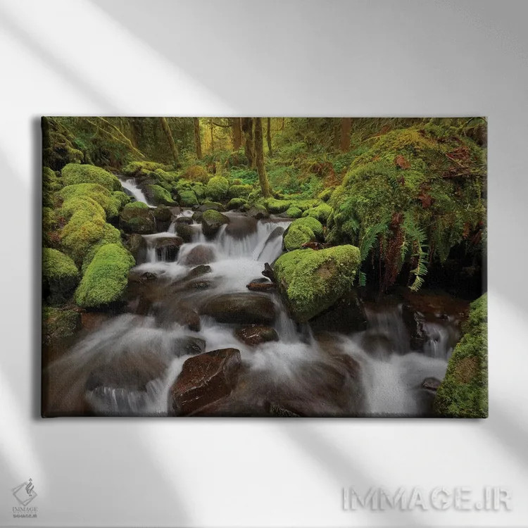 تابلو طلای سبز اثر داتلیش - نمای روبهرو روی دیوار