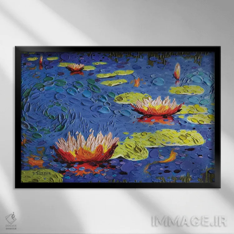 تابلو حوض ماهی کوی در آبی اثر دنا تولفسون - نمای قابدار مشکی