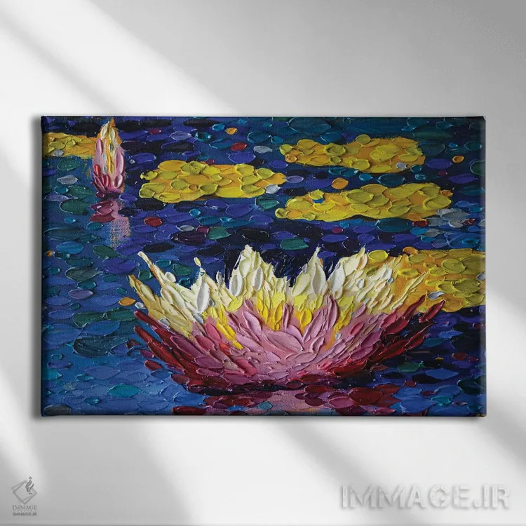 تابلو سوسنها در رنگ یاسی اثر دنا تولفسون - نمای روبهرو روی دیوار