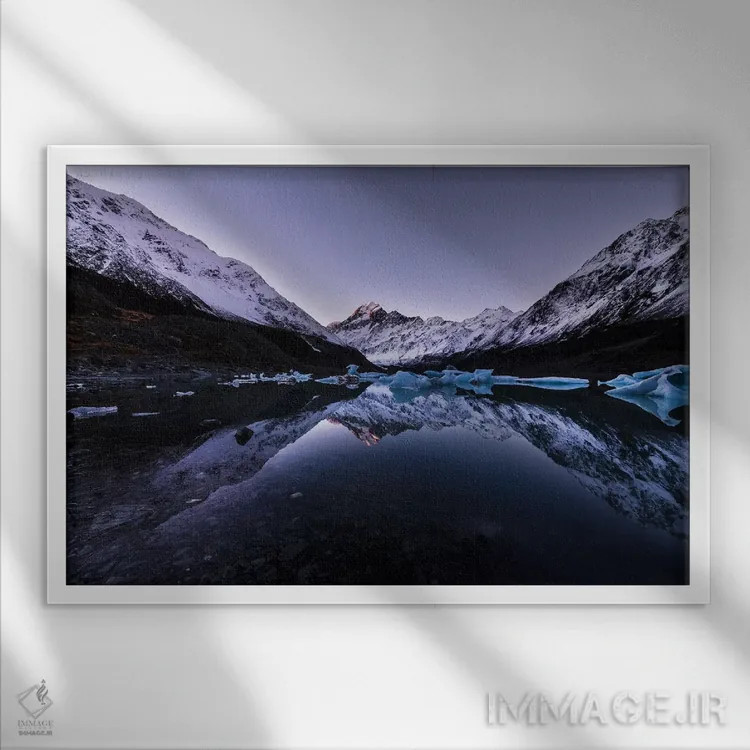 تابلو بازتاب دریاچه هوکر، نیوزیلند اثر دایسوکه اوئهماتسو - نمای قابدار سفید