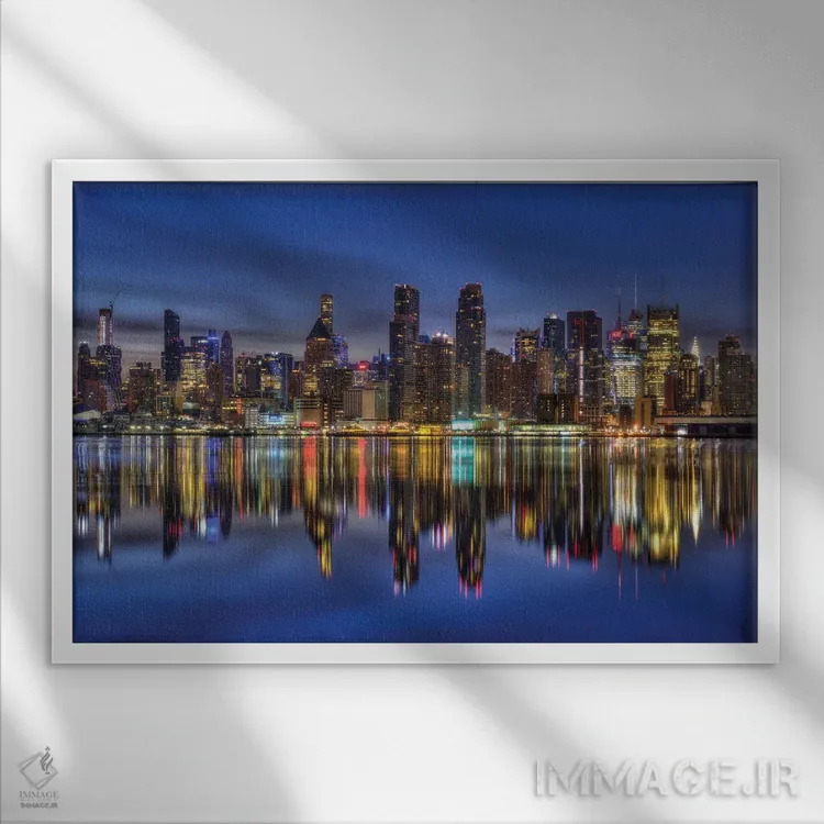 تابلو شهر آینهای اثر دیوید گارباورر - نمای قابدار سفید