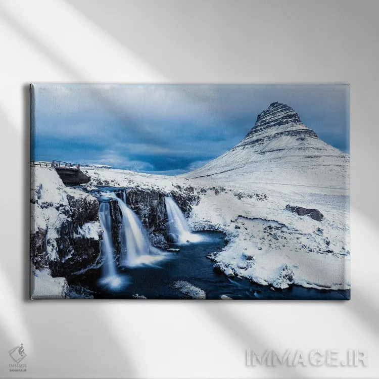 تابلو کیرکیوفل (کوه معروف در ایسلند) اثر دیوید گارباورر - نمای روبهرو روی دیوار