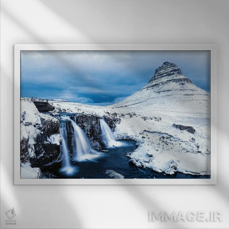 تابلو کیرکیوفل (کوه معروف در ایسلند) اثر دیوید گارباورر - نمای قابدار سفید