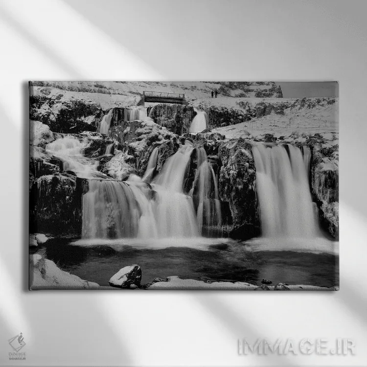 تابلو آبشارهای زمستانی ۲ اثر دیوید گارباورر - نمای روبهرو روی دیوار