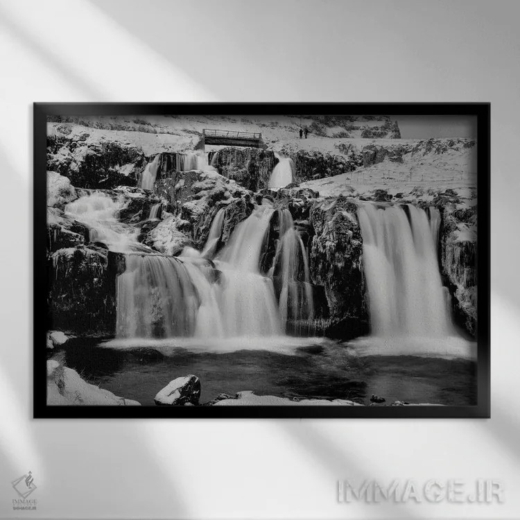 تابلو آبشارهای زمستانی ۲ اثر دیوید گارباورر - نمای قابدار مشکی