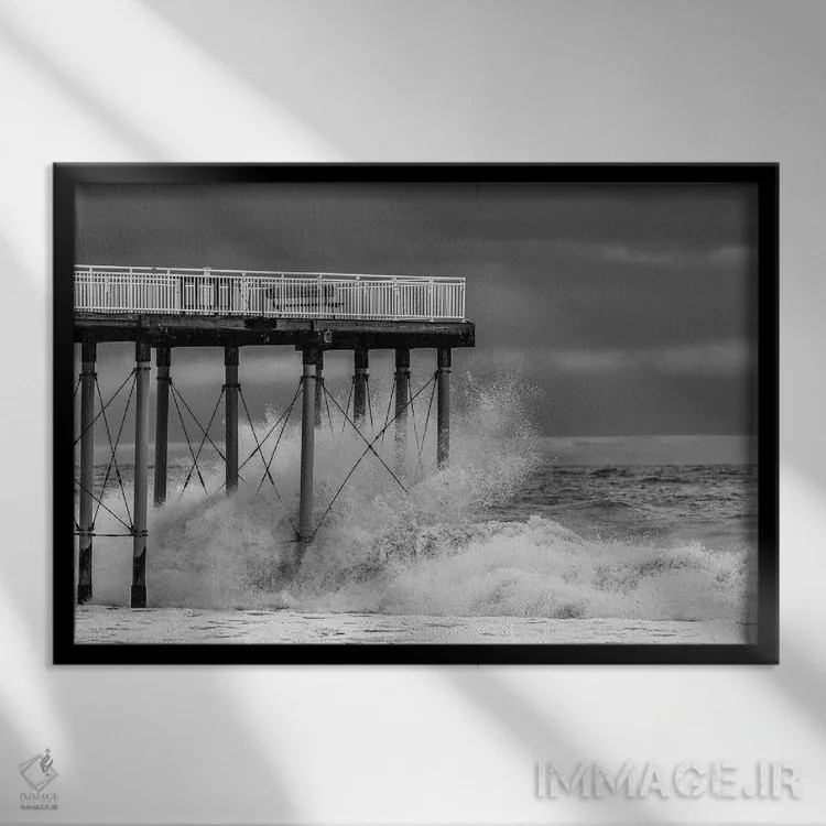 تابلو بر خلاف جریان اثر دیوید گارباورر - نمای قابدار مشکی