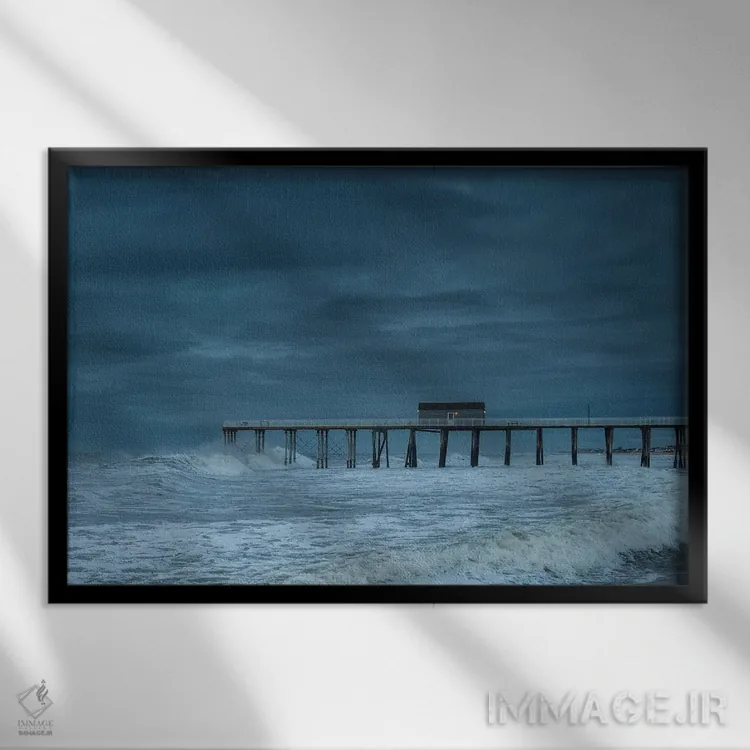 تابلو اسکلهٔ آبی اثر دیوید گارباورر - نمای قابدار مشکی