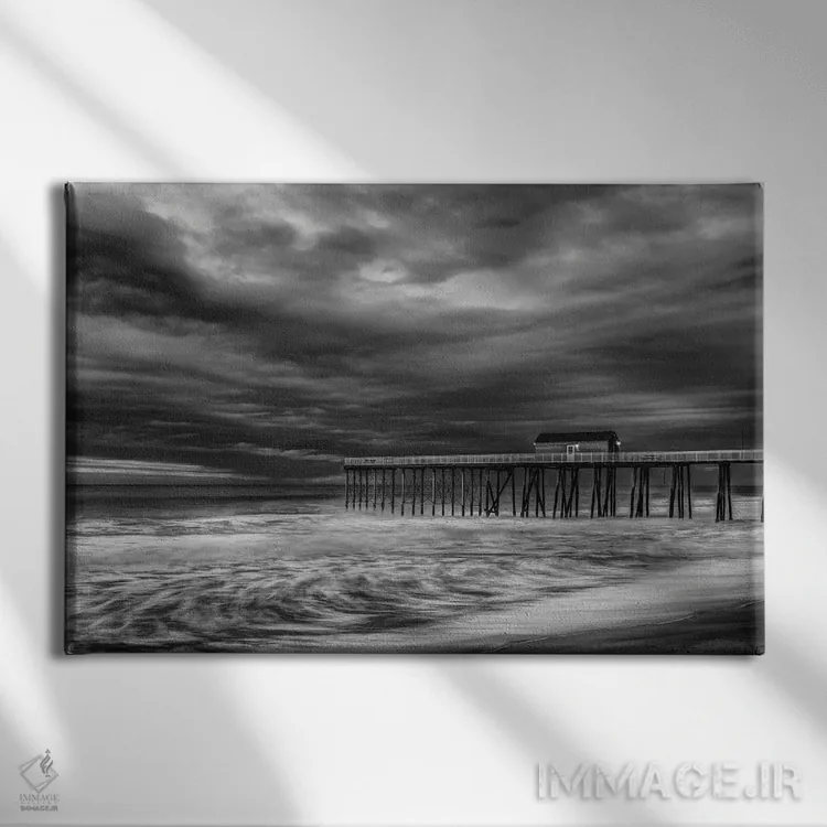 تابلو طوفان اسکلهٔ ماهیگیری اثر دیوید گارباورر - نمای روبهرو روی دیوار