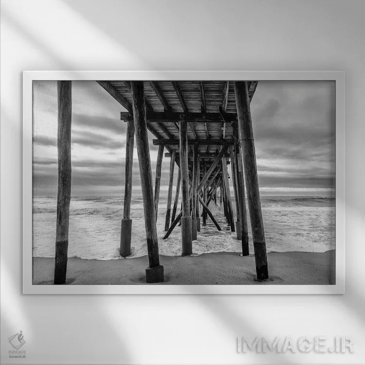 تابلو رژه رفتن اثر دیوید گارباورر - نمای قابدار سفید