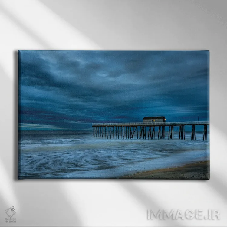 تابلو اسکلهٔ طوفانی اثر دیوید گارباورر - نمای روبهرو روی دیوار